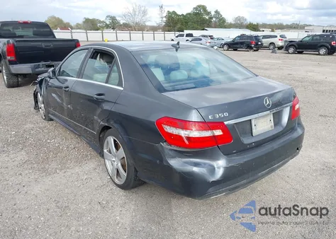 2010 Mercedes-Benz E 350 z USA, uszkodzony, nr VIN WDDHF5GB7AA094272